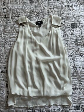 Iz Byer Cream Sleeveless V-Neck Blouse with Zip-Trim Shoulders